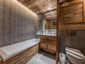 Duplex Ski inout 5 pers, 2 ch, 3 sdb, Balcon, WIFI - Courchevel 1650 - FR-1-631-208