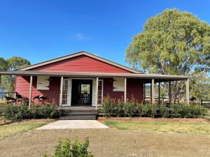 Dusty Hill Vineyard - Moffatdale