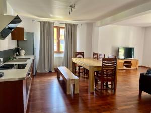Mały Cyprys pokoje i apartamenty dla rodzin z Dziećmi Władysławowo