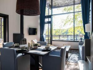 Forest-View Mansion, Hainaut