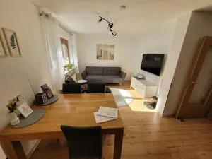 Fewo - klein aber fein, 1-3 Personen, Souterrain - Dörfles-Esbach