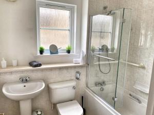 Outwith LEZ, central, free parking by Lains Lettings