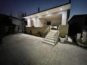 Anel's Guesthouse - Dardhë