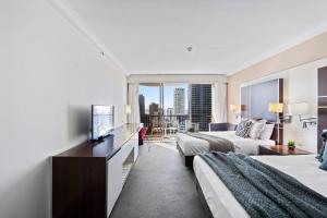 골드코스트 Surfers Apmnt 2 Beds Stunning Ocean Views 호텔 스위트룸
