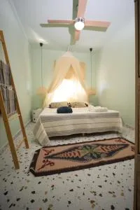 Seafront eclectic peaceful house with garden - 奥林匹亚基·阿克蒂