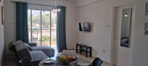 Melania Modern Apart with pool near CORAL BAY, Pafos