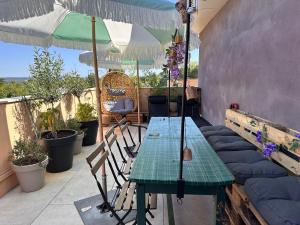 Joli Studio le clos dAix avec grande terrasse piscine et parking gratuit