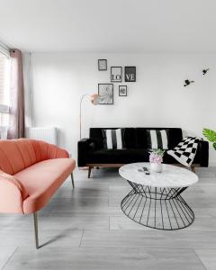 3BR Off A13 , Sleeps 6, 2mins to Langdon DLR,Free Parking