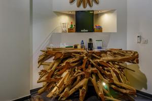 Love Room Evasion Duo