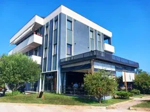 Hotel Karavastaja - Savër