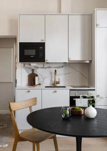 Upea Puutalohuoneisto, Omalla Parkkipaikalla