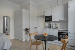 Upea Puutalohuoneisto, Omalla Parkkipaikalla