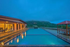 StayVistas Lake Mansion - Lakeside Villa with Mountain View, Large Pool & Sprawling Lawn