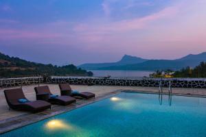 StayVistas Lake Mansion - Lakeside Villa with Mountain View, Large Pool & Sprawling Lawn