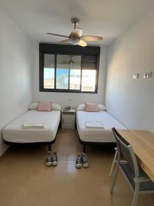 Apto con terraza, piscina y a 3 min de la playa