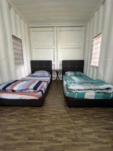 Slim Village Palm House - 2 rooms, 8 beds, 8 persons