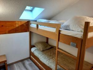 Appartements Isola 2000 duplex 7P vue pistes dernier etage : photos des chambres