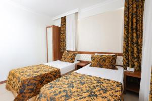 The Corner Park Hotel