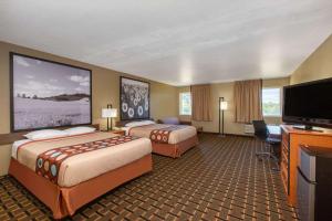 Studio Suite with Two Queen Beds - Non-Smoking room in Super 8 by Wyndham Ottawa