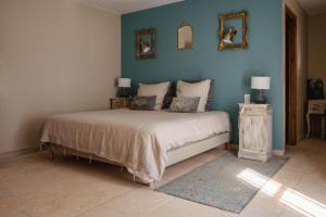 B&B / Chambres d'hotes Le mas de Roussillon chambre d'hotes : photos des chambres