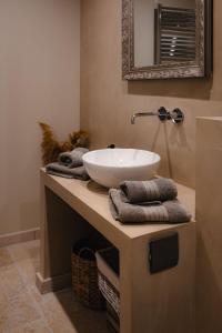 B&B / Chambres d'hotes Le mas de Roussillon chambre d'hotes : photos des chambres