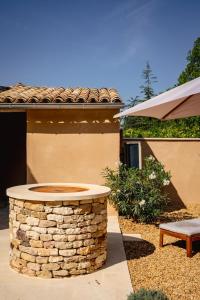 B&B / Chambres d'hotes Le mas de Roussillon chambre d'hotes : photos des chambres