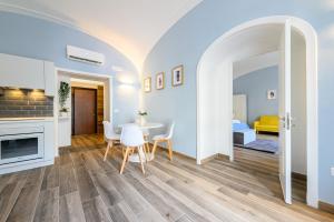 Home santa teresa degli scalzi 118