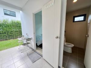 Garden Room with Private Entrance in Luxury Residence