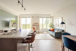 Modern 4 Bedroom Home 65 Inch Tv South Barrie - Innisfil