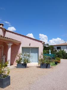 Appartements LOGEMENTS ACCES PISCINE - T2 Residence Serena : photos des chambres