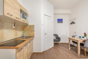 Central - NEW - Quiet and Comfy Studio