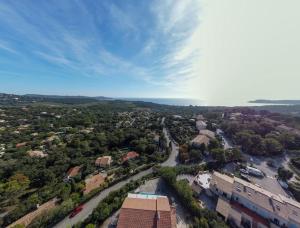 Villa classée 4 étoiles , vue mer , piscine, clim, parking
