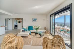 Villa 4 étoiles, 250m2, piscine, parking, vue mer