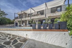 Villa 4 étoiles, 250m2, piscine, parking, vue mer