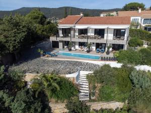 Villa 4 étoiles, 250m2, piscine, parking, vue mer