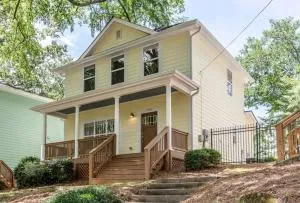 Cozy Cottage - Walk To Campus, Stadium, Downtown - Winterville