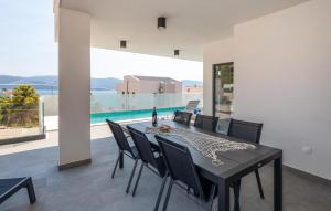 3 Bedroom Amazing Home In Komarna