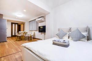 Charming Guesthouse in the Heart of Okubo 丶Steps to Metro and Convenient Travel! EoW4