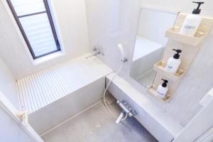 Charming Guesthouse in the Heart of Okubo 丶Steps to Metro and Convenient Travel! EoW4