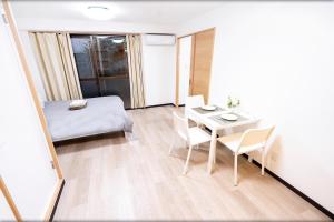 CG Charming Guesthouse in the Heart of Okubo 丶Steps to Metro and Convenient Travel! YoE4