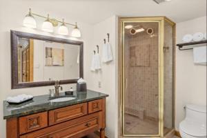 Snowmass Woodrun V 2 Bedroom Ski In, Ski Out Mountain Residence In The Heart Of Snowmass Village