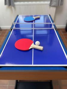 Cosy 2bed home with games room