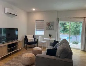 Minutes to Rock City, Ruby Falls, & Downtown - Midway Minutes to Rock City, Ruby Falls, & Downtown - Midway