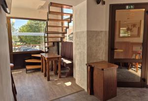 Bled Lesce station rooms and depo