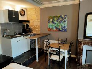 Appartements L-Entre-Temps, Le Lys et L Iris : Studio avec Canapé-Lit