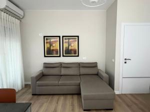 DB Apartament - Uji I Ftohte
