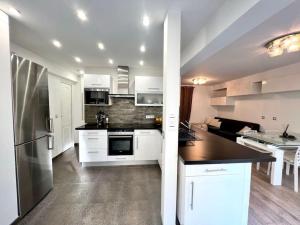 Champs-Elysées - Arc de Triomphe - 2 pièces - 4p