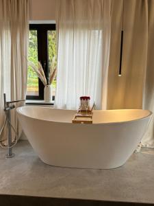 Leonardo Würzburg I freistehende Badwanne