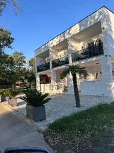 TWINS Apartments - Bregvija