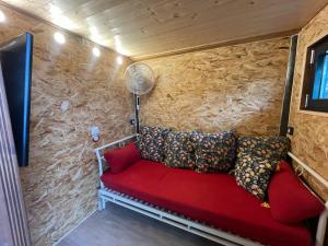Tentes de luxe Les lucioles cabane chalet avec Jacuzzi privatif : photos des chambres